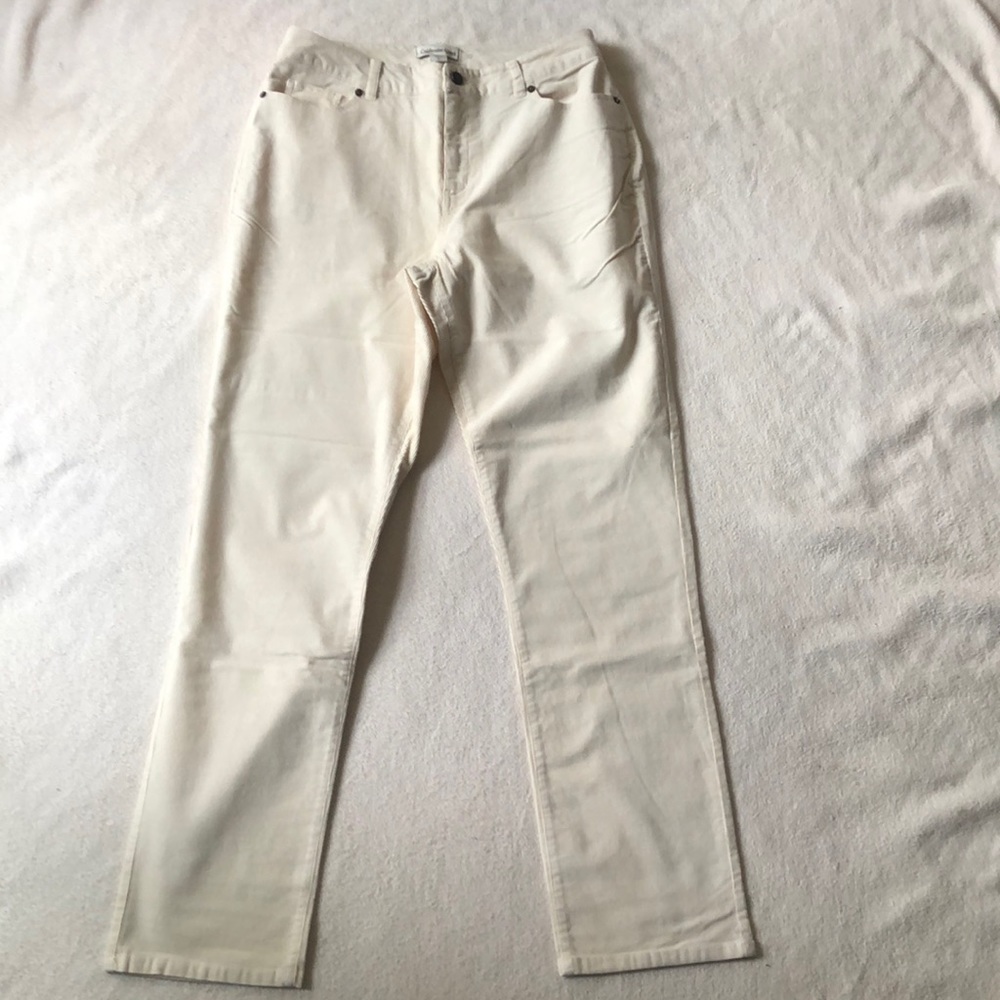 Coldwater Creek high-rise, 5-pocket, bootcut, stretch fabric corduroys. Size 10